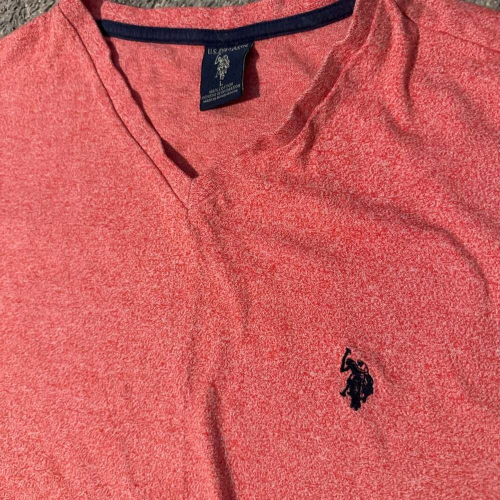 U.S. Polo Assn. V-Neck T-Shirt Size L Red Space Dye